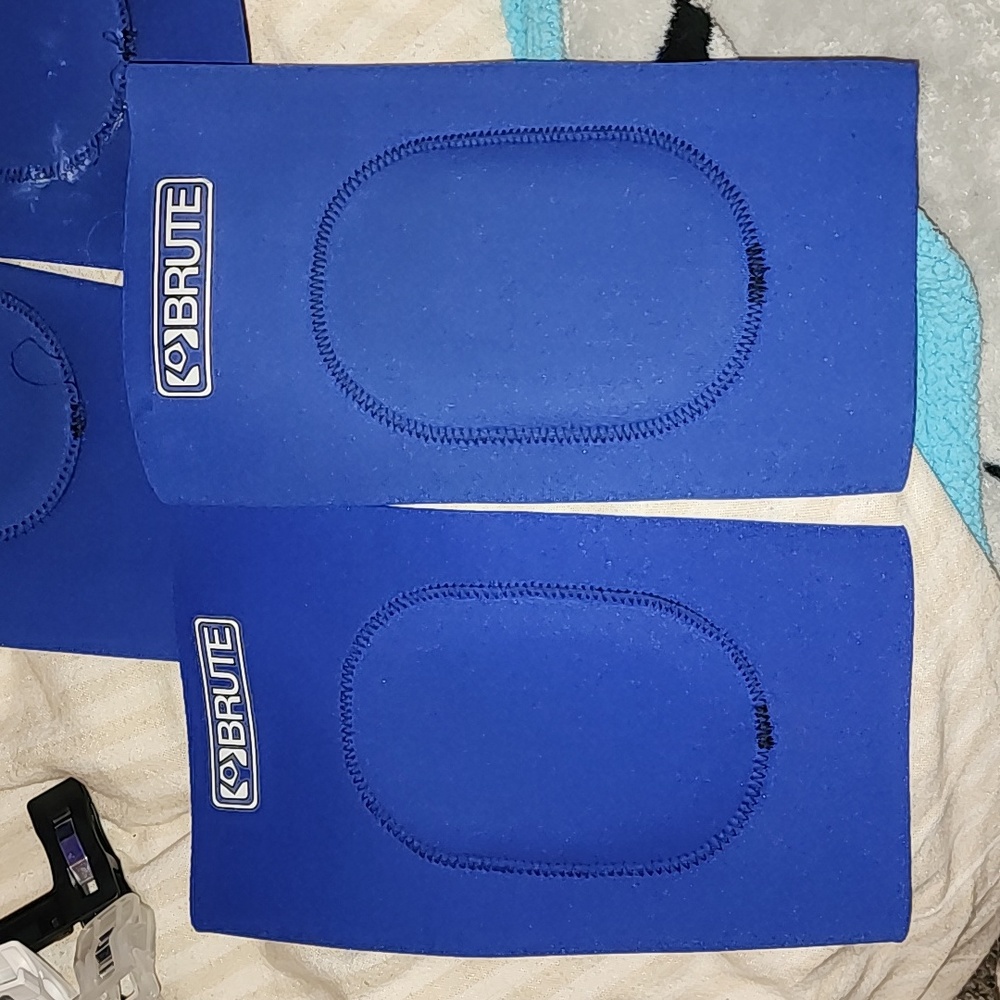 adult Brute kneepads excellent condition